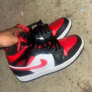 Jordan 1 mid bred